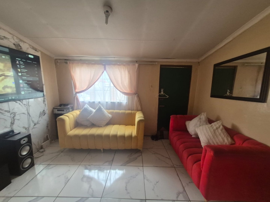 2 Bedroom Property for Sale in Zwide Eastern Cape